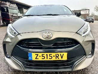 Toyota Yaris 1.5 Hybrid 115 automaat First Edition - nap - facelift - navi - camera - keyless - front + line assist - rijdbaar picture 3