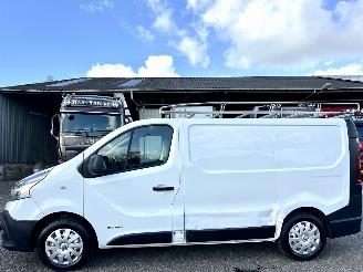 Unfall Kfz Van Renault Trafic 1.6 dCi 120pk 6-bak euro.6 T27 L1/H1 Comf - nap - 3pers - navi - airco - cruise - pdc - trekh - imperiaal 2017/11