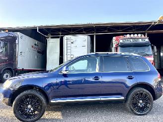 Schadeauto Volkswagen Touareg 4.2 V8 4WD 310pk aut Highl - org nl + nap - luchtvering - schuifdak - leer - memory l+r - clima + cruise - 20 inch 2004/1