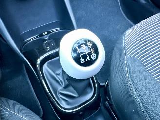 Peugeot 108 1.0 e-VTi 69pk Première CabrioTop - nap - camera - keyless entry + start - elektr dak - clima - cruise - carplay picture 67