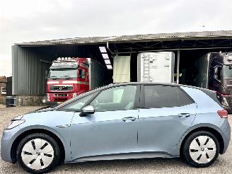 Coche accidentado Volkswagen ID.3 Pro 58kWh 145pk aut - 26dkm nap - navi - camera - keyless - front + line assist - pdc v+a - getint glas 2021/12