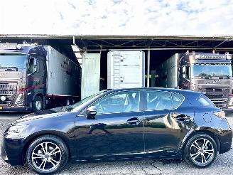  Lexus Ct 200h Hybrid 123pk aut Business Line - nap - navi - camera - dealer onderhouden - licht + regens + dimmend spiegel 2015/11