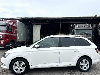 Auto incidentate Skoda Fabia 1.0 TSI 95pk Clever - org nl - front assist - pdc - airco - cruise - navi - privacy glass - rijdbaar 2018/6
