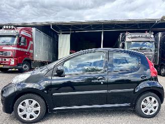 Voiture accidenté Peugeot 107 1.0-12v automaat 68pk XS 5drs - nap - 2009/7