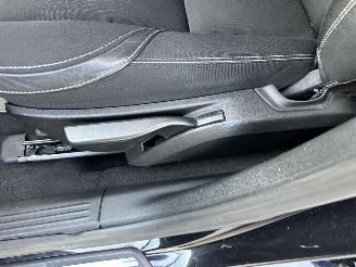 Volvo V-40 1.6 T4 179pk aut Summum - xenon - navi - camera - keyless - front + line + side assist picture 54