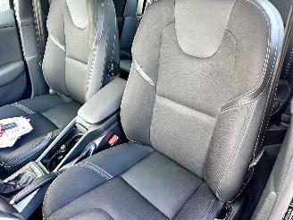 Volvo V-40 1.6 T4 179pk aut Summum - xenon - navi - camera - keyless - front + line + side assist picture 16