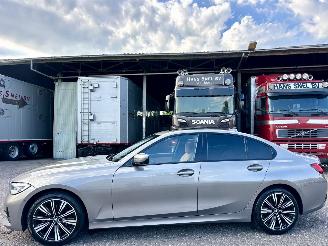 damaged passenger cars BMW 3-serie 320d 190pk aut + f1 xDrive High Exe sedan - schuifdak - harman/kardon - head up - keyless - 360cam - 4x4 2020/3