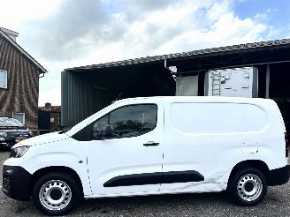 damaged commercial vehicles Peugeot Partner 1.5 BlueHDI 99pk Premium Long 3Pers Euro.6 - nap - navi - camera - carplay - airco - cruise - trekh - pdc 2020/11