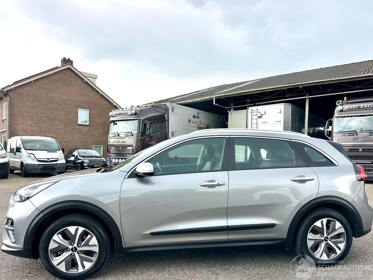 Kia e-Niro 64kWh  204pk aut + f1 DynamicLine - nap - navi - camera - keyless - front + line assist - pdc