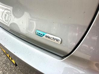 Kia e-Niro 64kWh  204pk aut + f1 DynamicLine - nap - navi - camera - keyless - front + line assist - pdc picture 82