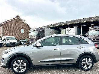 Coche accidentado Kia e-Niro 64kWh  204pk aut + f1 DynamicLine 2022/8