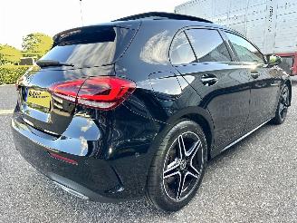 Mercedes A-klasse 250e aut + f1 AMG Bus Sol Limited - nap - pano - 1e eig - widescreen - sfeerverl - cam - front + line assist - keyless picture 4