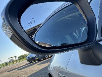 Toyota Corolla Gereserveerd 1.8 Hybrid 148pk aut first edition sedan - navi - camera - stuurverw - keyless - front + line + side assist picture 7