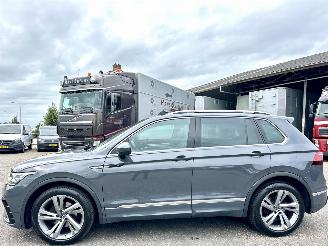 Auto incidentate Volkswagen Tiguan 1.5 TSI 150pk aut + f1 R-Line - pano - virtual - stuurverw - leer + stoelverw - line + front + side + park assist 2022/8