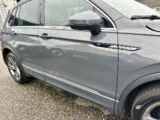 Volkswagen Tiguan 1.5 TSI 150pk aut + f1 R-Line - pano - virtual - stuurverw - leer + stoelverw - line + front + side + park assist picture 102