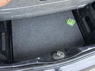 Volkswagen Up! 1.0 60pk High Up! Bluem. 5drs - nap - pano  - leer - stoelverw - airco - cruise - pdc - privacy glass picture 60