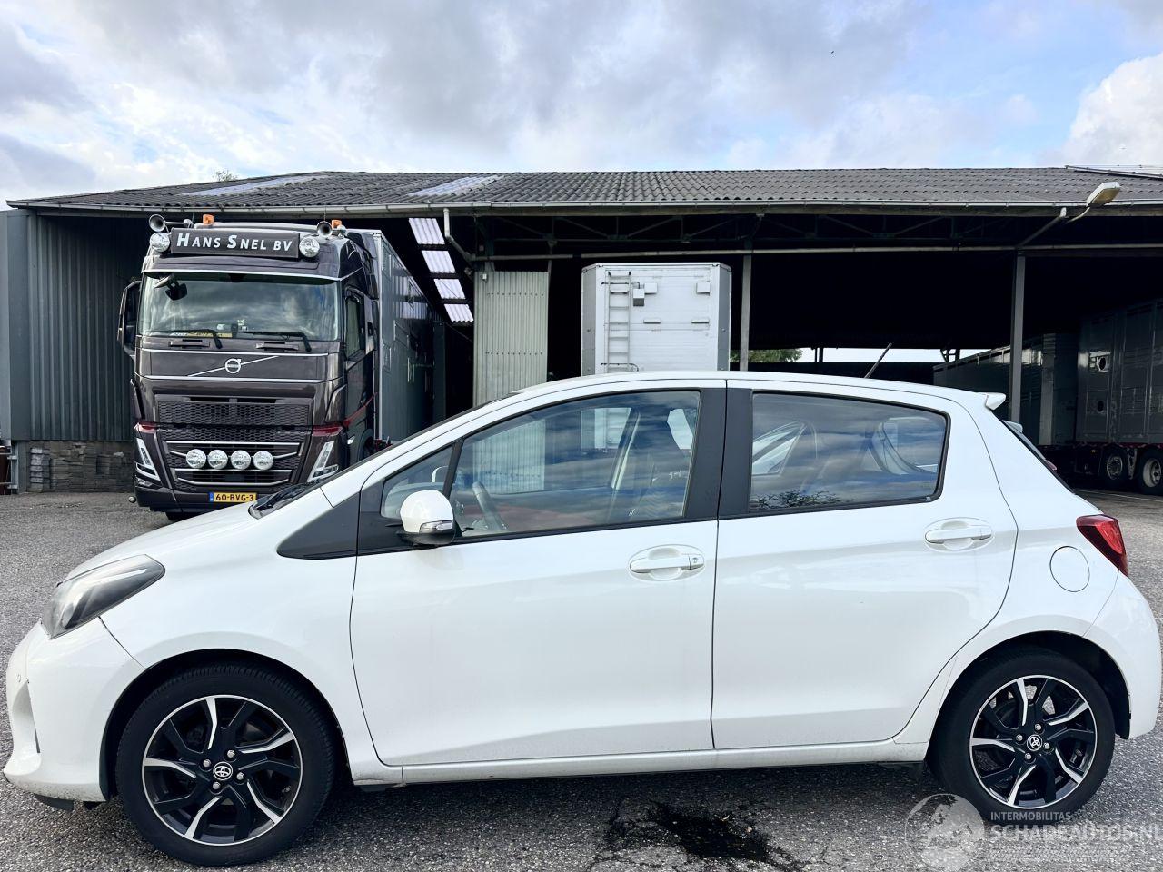 Toyota Yaris 1.3 VVT-i 99pk aut + f1 Dynamic - 48dkm nap - 1e eig - navi - cam - pdc v+a - airco - cruise - parelmoer