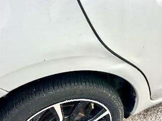Toyota Yaris 1.3 VVT-i 99pk aut + f1 Dynamic - 48dkm nap - 1e eig - navi - cam - pdc v+a - airco - cruise - parelmoer picture 9
