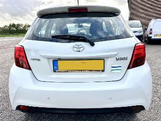 Toyota Yaris 1.3 VVT-i 99pk aut + f1 Dynamic - 48dkm nap - 1e eig - navi - cam - pdc v+a - airco - cruise - parelmoer picture 65