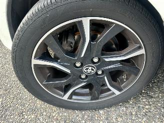 Toyota Yaris 1.3 VVT-i 99pk aut + f1 Dynamic - 48dkm nap - 1e eig - navi - cam - pdc v+a - airco - cruise - parelmoer picture 64