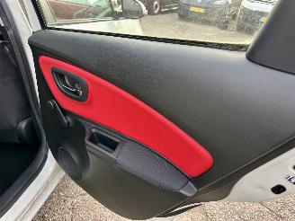 Toyota Yaris 1.3 VVT-i 99pk aut + f1 Dynamic - 48dkm nap - 1e eig - navi - cam - pdc v+a - airco - cruise - parelmoer picture 51