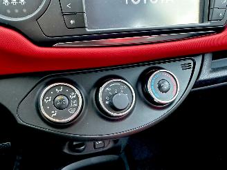 Toyota Yaris 1.3 VVT-i 99pk aut + f1 Dynamic - 48dkm nap - 1e eig - navi - cam - pdc v+a - airco - cruise - parelmoer picture 56
