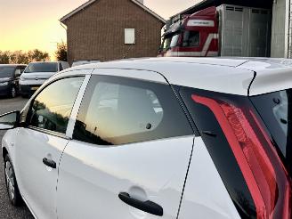 Toyota Aygo 1.0 VVT-i 72pk X-Fun 5drs - 39dkm nap - 1e eig - airco - cruise - esp - elektr ramen - rijdbaar picture 66