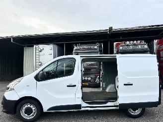 skadebil bedrijf Renault Trafic 2.0 dCi 145pk 6-traps automaat T29 L1H1 Comfort 3pers - 2021/4
