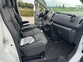 Renault Trafic 2.0 dCi 145pk 6-traps AUT Euro6 T29 L1H1 Comfort 3pers - nap - 1e eig - 2x schuifdeur - navi - airco - cruise - pdc picture 45