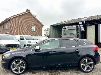 Schadeauto Volvo V-40 2.0 D4 R-Design 2014/9