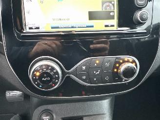 Renault Captur 1.2 TCe 120pk aut Intens - 56dkm nap - 1e eig - keyless - navi - camera - park assist - clima + cruise picture 19