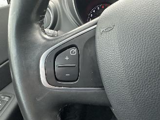 Renault Captur 1.2 TCe 120pk aut Intens - 56dkm nap - 1e eig - keyless - navi - camera - park assist - clima + cruise picture 24