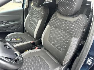 Renault Captur 1.2 TCe 120pk aut Intens - 56dkm nap - 1e eig - keyless - navi - camera - park assist - clima + cruise picture 17