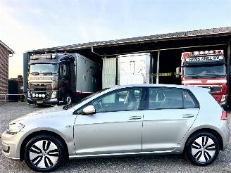 damaged passenger cars Volkswagen e-Golf 136pk automaat 2017/11