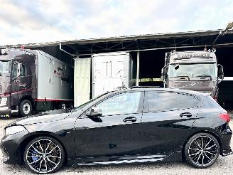 škoda osobní automobily BMW 1-serie M135i xDrive 306pk aut + f1 High Exe M-Sport Performance - pano - nap - hud - harman/kardon - keyless - kuipstoelen 2021/5