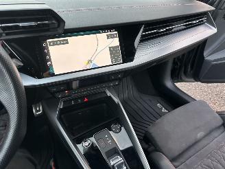 Audi A3 limousine 30 TFSI Hybrid aut + f1 S-Line Comp -nap - 1e eig - kuipstoelen - keyless - front + line assist - camera picture 17