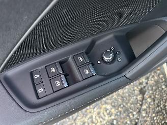Audi A3 limousine 30 TFSI Hybrid aut + f1 S-Line Comp -nap - 1e eig - kuipstoelen - keyless - front + line assist - camera picture 42