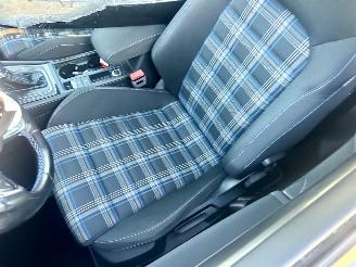 Volkswagen Golf GTE 1.4 TSI PHEV 225pk aut + f1 - pano - 90dkm - navi - carplay - stoelverw - keyless entry + start picture 14