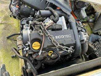 dañado vehículos comerciales Opel Combo 1.7 CDTI Z17DTH MOTOR COMPLEET 2011/1