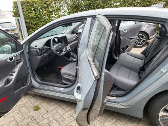 Hyundai Ioniq Hyundai IONIQ 1.6 GDi PHEV PLUG IN HYBRIDE Comfort picture 12