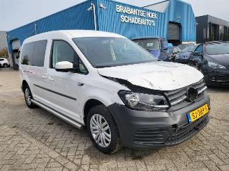 krockskadad bil auto Volkswagen Caddy Volkswagen Caddy Maxi 2.0 TDI DSG Trendline 5p + ROLSTOEL 2018/4