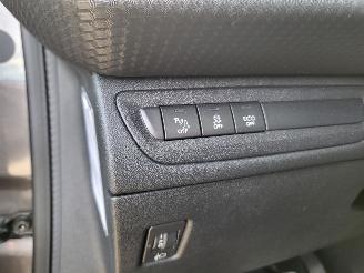 Schadeauto Peugeot 2008 AUTOMAAT  2008 1.2 PureTech Allure 1e eigenaar DE MOOISTE VAN NEDERLAND 2016/7