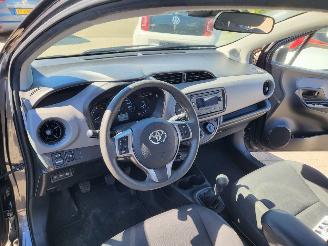 Toyota Yaris 1.0 VVT-i Active  Cool 5drs  rijdbaar picture 6