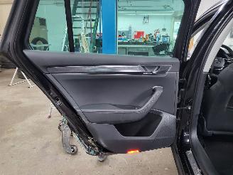 Skoda Superb Superb Combi 1.5 TSI ACT Business Edition Plus rijdbaar  NWE APK picture 22