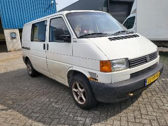 Schadeauto Volkswagen Transporter T4 Volkswagen Transporter 1.9 TD 292 T800 DC 2001/8