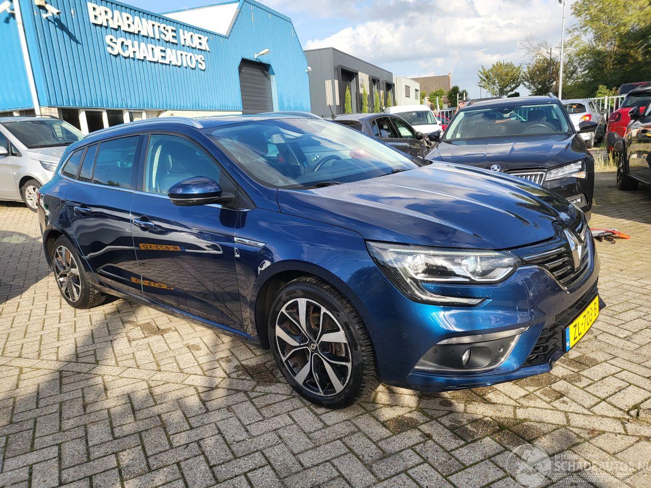 Renault Mégane Estate 1.3 TCe Bose  rijdbare motorschade