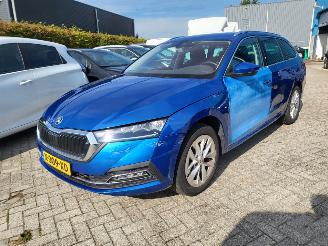 Skoda Octavia Combi 1.5 E hybride -TSI Business Edition Plus autom rijdbaar € 46000.-- nieuw picture 2