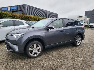 Vaurioauto  passenger cars Toyota Rav-4 RAV4 2.5 Hybrid AWD Dynamic 4x4 autom EURO 6  rijdbaar 2017/11