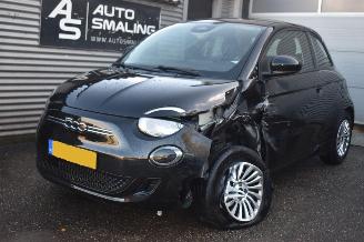 Unfallwagen Fiat 500E 42Kwh 118Pk *Navi/Clima 2024/5