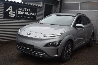 Schadeauto Hyundai Kona 39Kwh Comfort 136Pk 3Fase *Navi/Clima/Camera/Stoelverwarming 2023/8